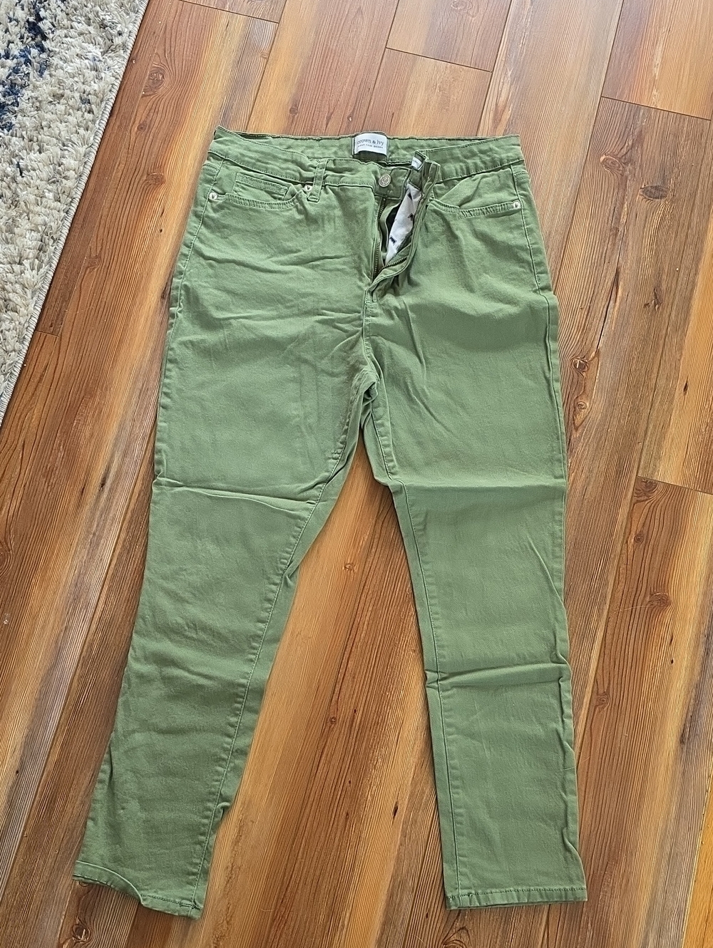 crown & ivy Olive Green Skinny Pants
